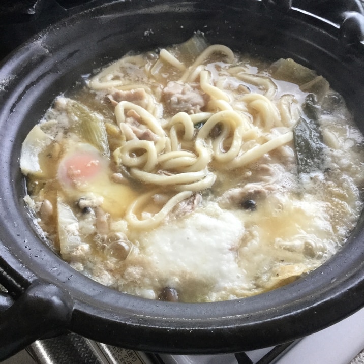 とろろ入り鍋焼きうどん風